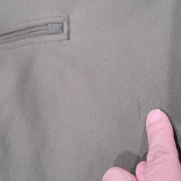 NWT size L Under Armour 1/4 zip pullover - Picture 11 of 11